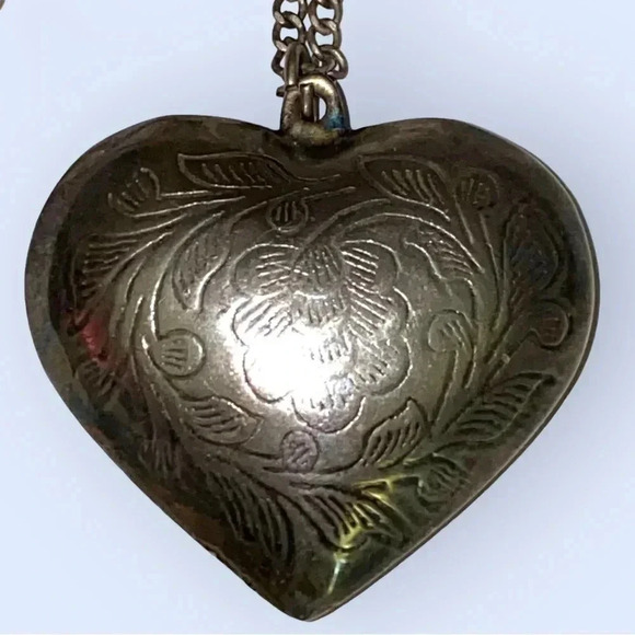Vintage Large Silver Puffed Etched Heart Pendant with Curb Chain 24” - Picture 2 of 13